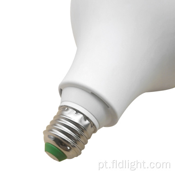 Iluminação comercial de baixo preço levou energia da lâmpada